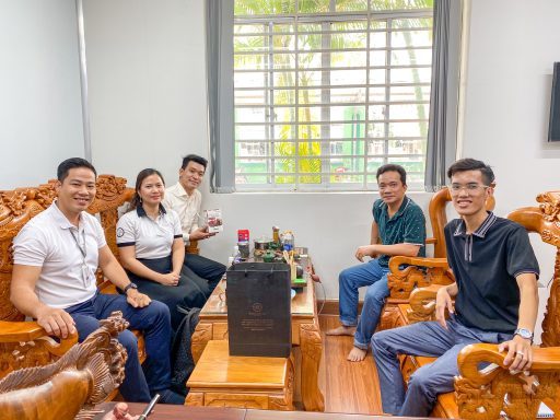 Đại diện Life Gift Việt Nam và Trung Nguyên Legend